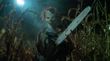 Chú Hề Trong Cánh Đồng Ngô Clown in a Cornfield